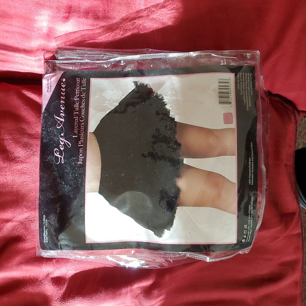 Leg Avenue's Elegant Black Layered  Tulle Petticoat Skirt - Picture 7 of 15
